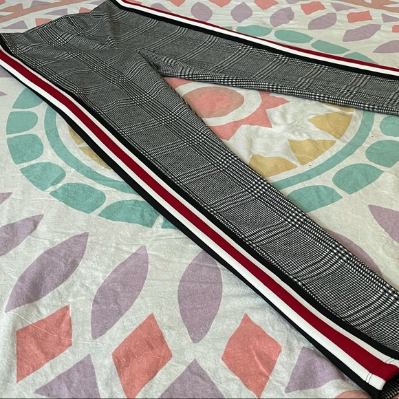 Express Plaid Leggings - Picture 6 of 8